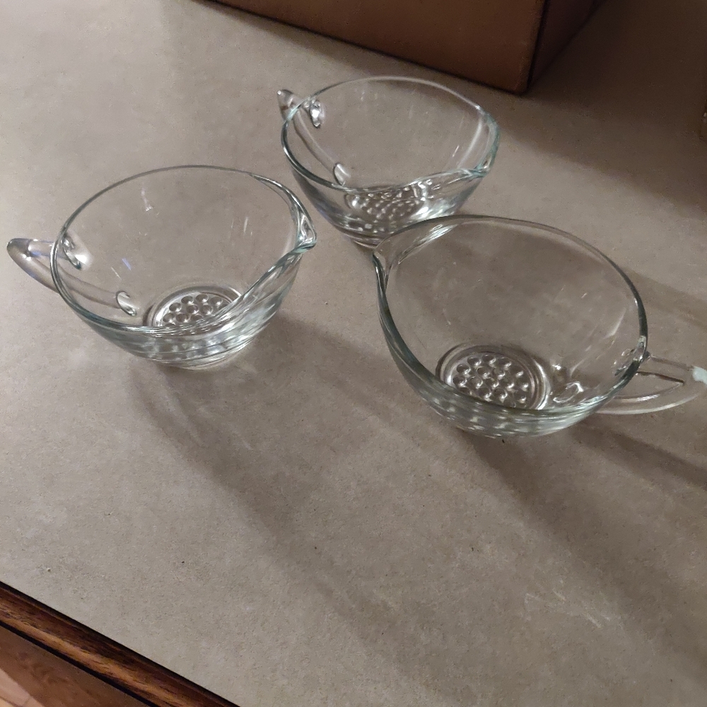 Gravy boats